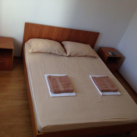 Hotel Sharmat Pizunda Bagian luar foto