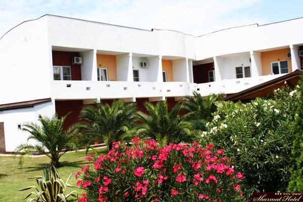 Hotel Sharmat Pizunda Bagian luar foto
