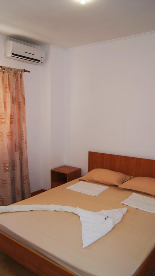 Hotel Sharmat Pizunda Bagian luar foto