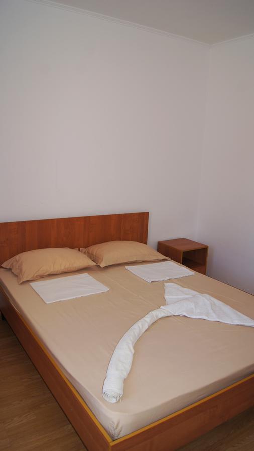 Hotel Sharmat Pizunda Bagian luar foto